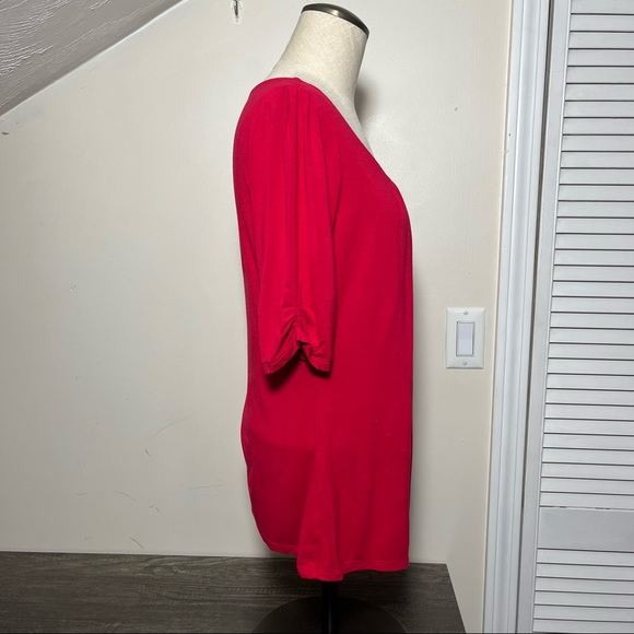 WHBM Red Pleated Scoop-Neck Tee with Cutout, Size M - Picture 5 of 12